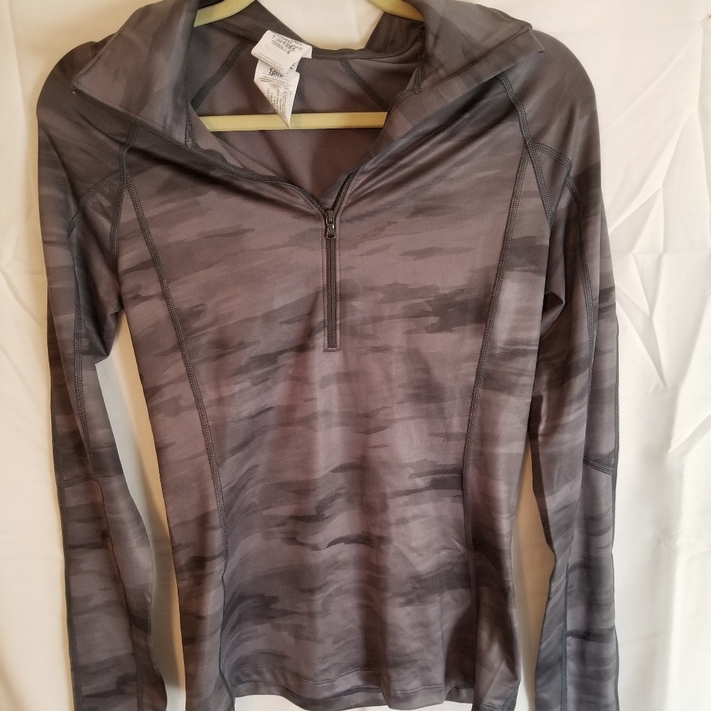 Under Armour top
